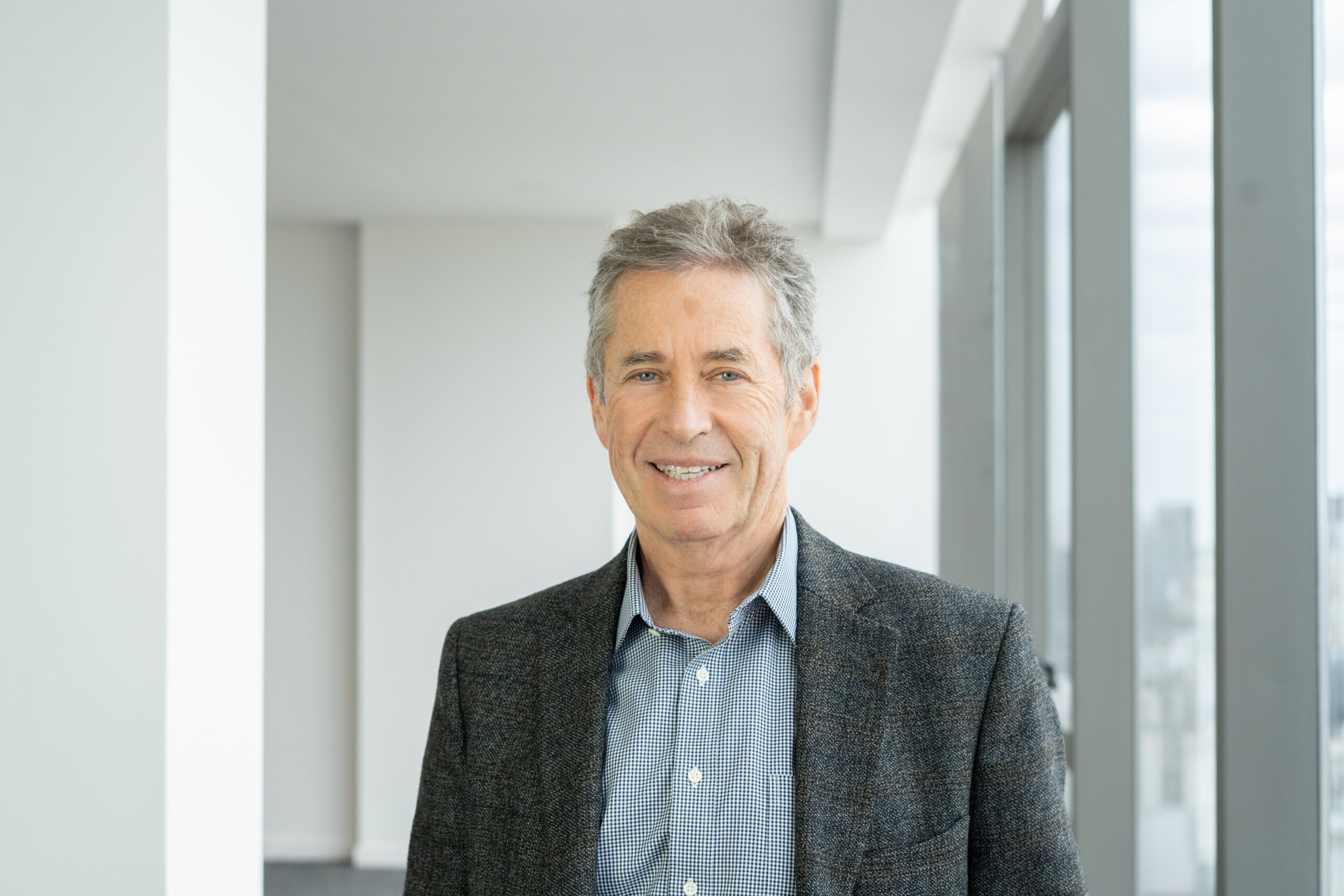 1) ADRIÁN KOIFMAN DIRECTOR